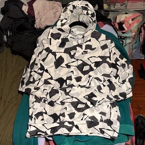 Nike women’s hoodie size MEDIUM
